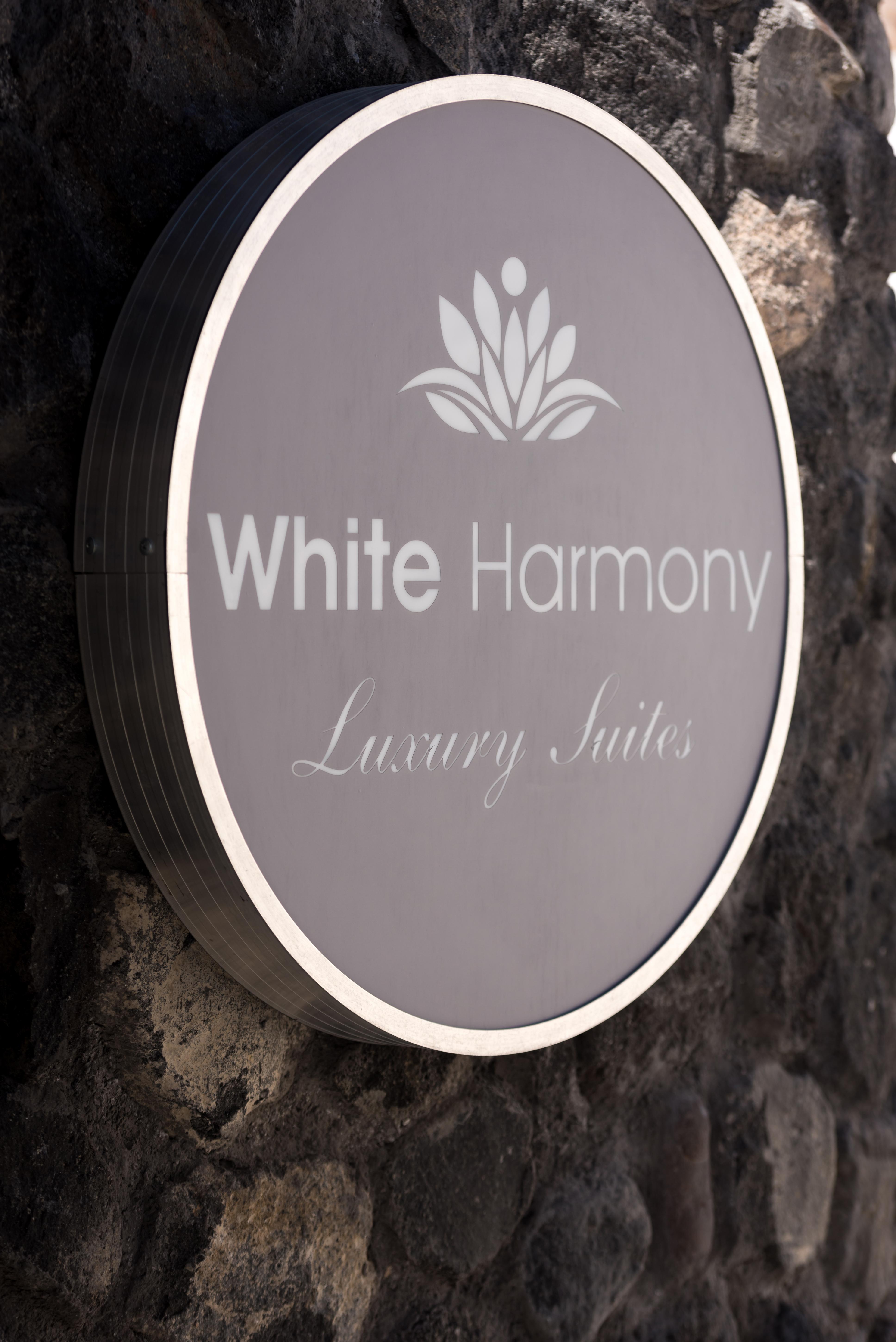 White Harmony Suites Μεγαλοχώρι Εξωτερικό φωτογραφία